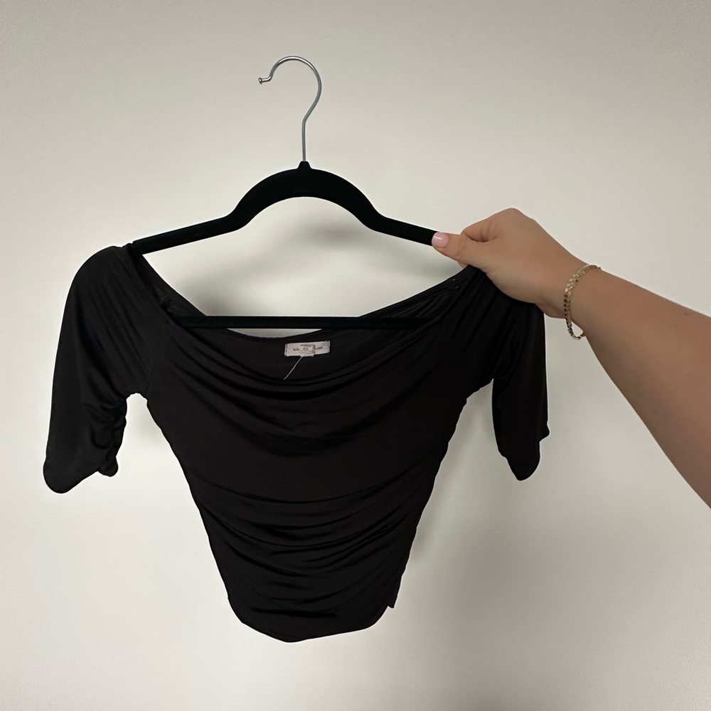 Chic Black Ruched Top - Picture 2 of 2
